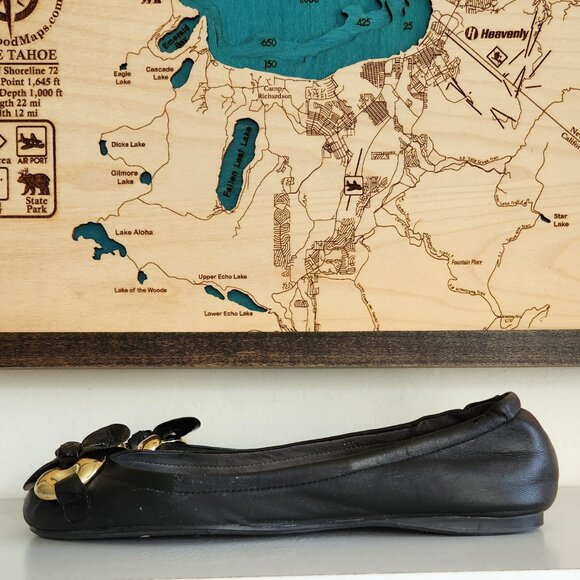 Stuart Weitzman softest leather gold bow/patent leather bow ballet flat shoes 5 - Picture 5 of 13